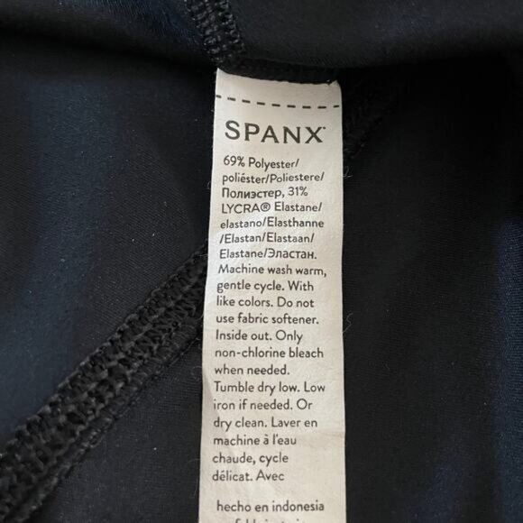 NWT Spanx Soft and Smooth 7/8 Leggings in Black - Size: Medium - Picture 7 of 7